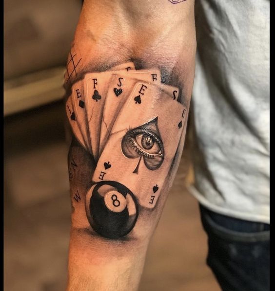 Tatuagem de Sinuca e Baralho