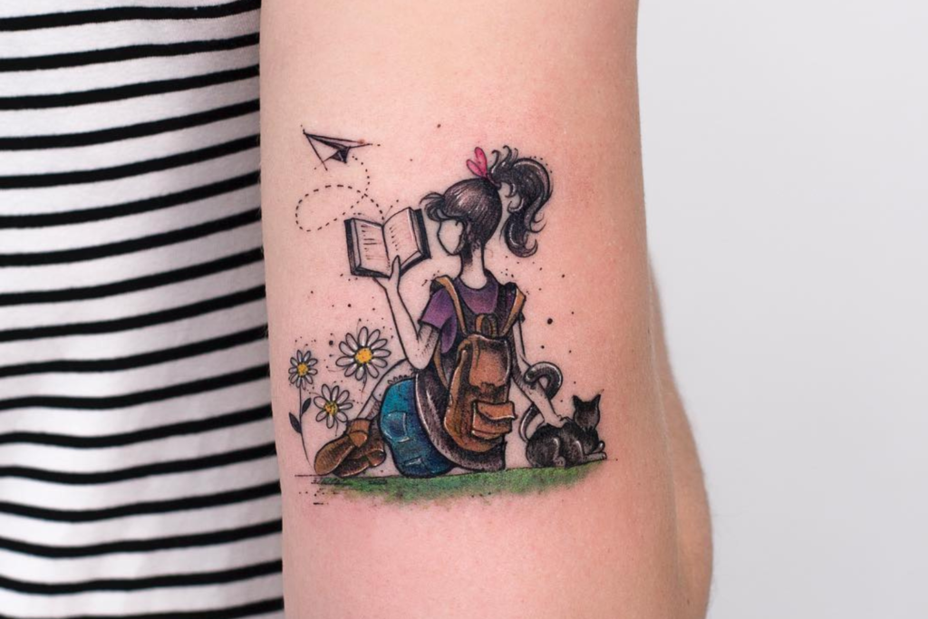 Tatuagem de Livros no Braço