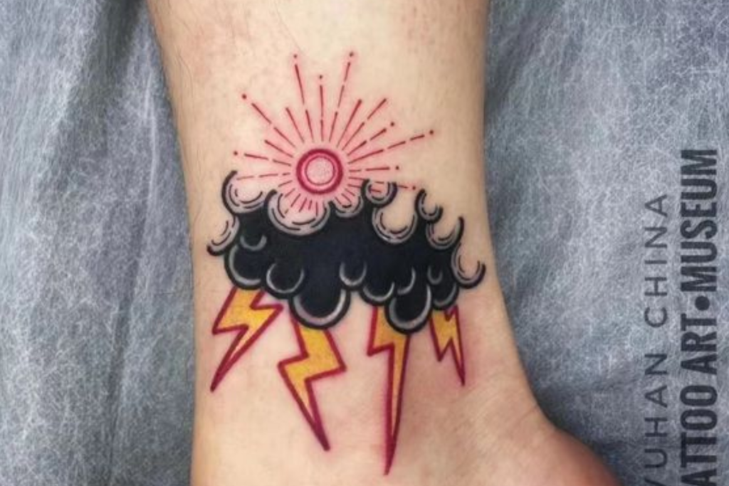 tatuagem-de-nuvem-com-raio-4-1024x683-1 Tatuagem de Nuvem com Raio