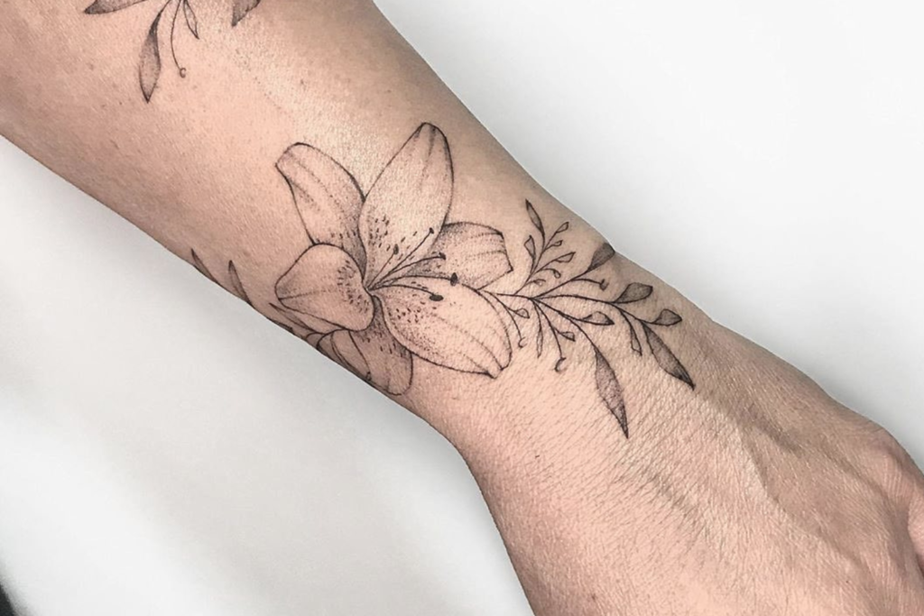 tatuagem-lirio-3-1024x683-1 tatuagem lirio 3 1024x683 1