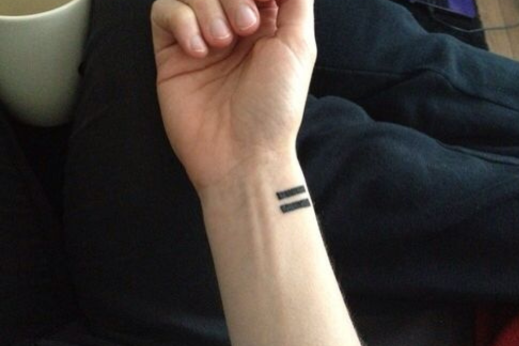 tatuagem Símbolo Igualdade
