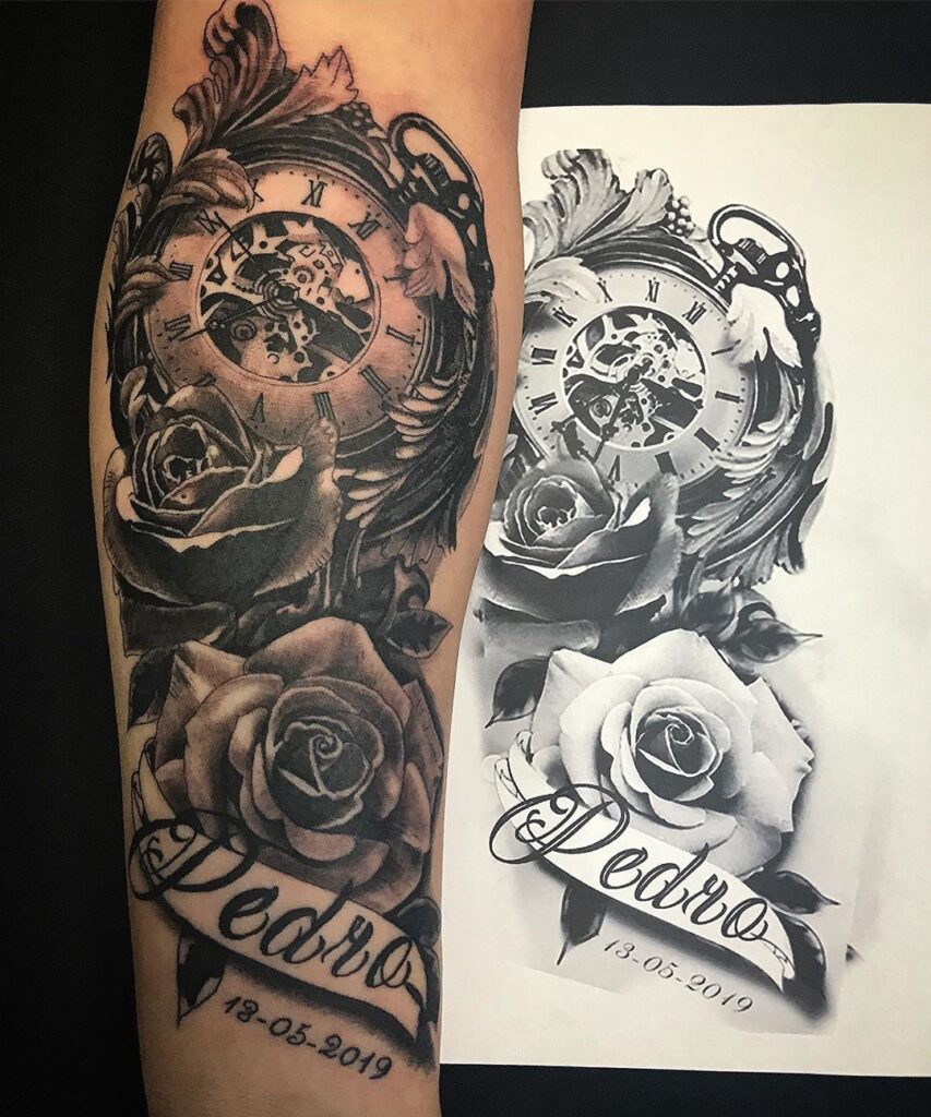 Relógio de bolso decorativo com rosas e nome Pedro, tatuagem no braço com data 13-05-2019.