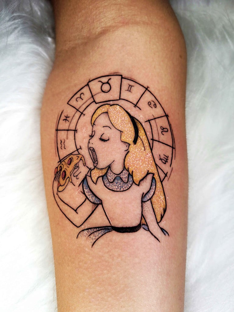 Foto de tatuagem feita por Thayna B. Tattoo (@thaynabtattoo)