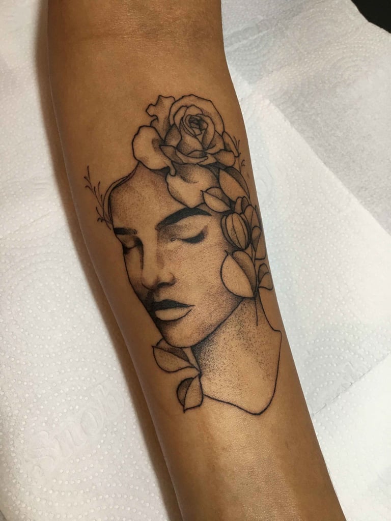 Foto de tatuagem feita por Carol Momatsu (@momatsu)