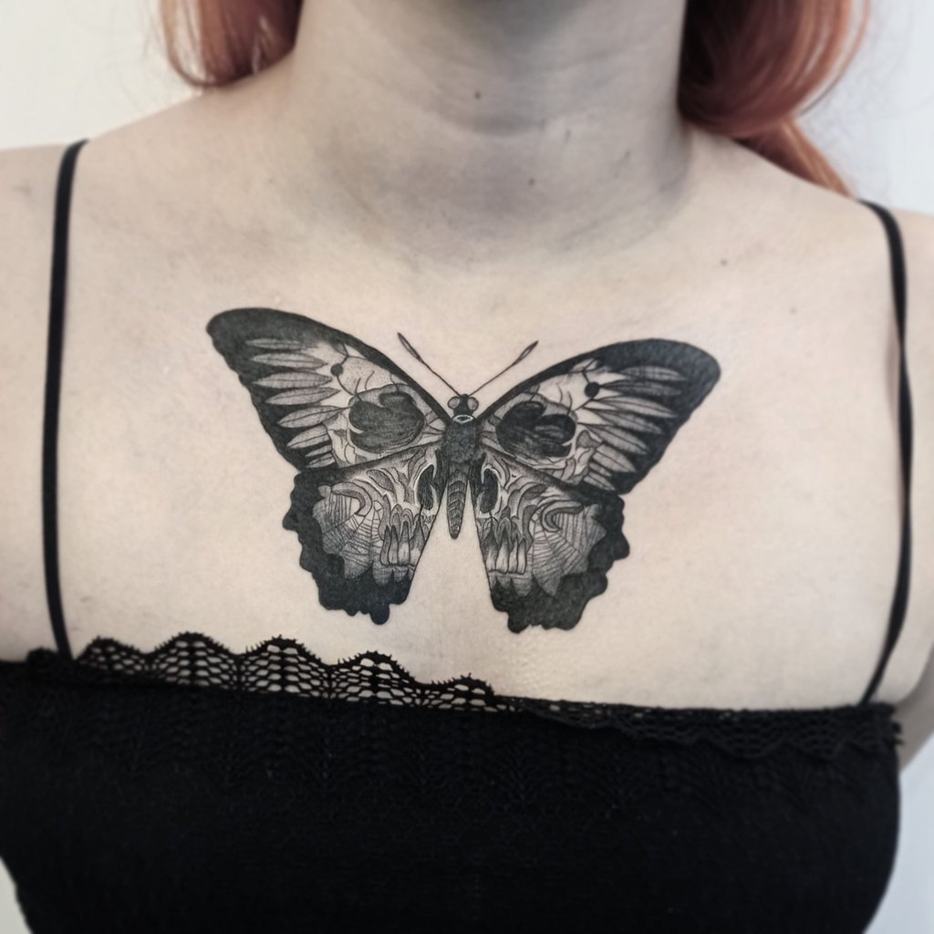 Foto de tatuagem feita por Joca (João Lucas) (@jocatattooart)