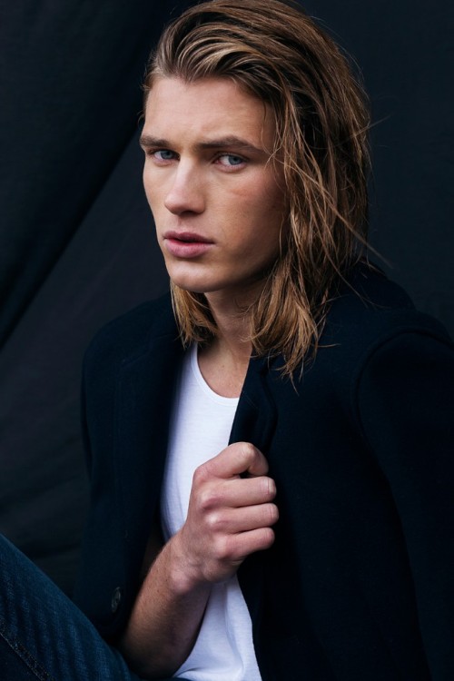 cabelo-comprido-masculino252862529 cabelo comprido masculino252862529