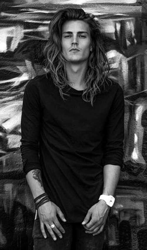 cabelo-grande-masculino252852529 cabelo grande masculino252852529