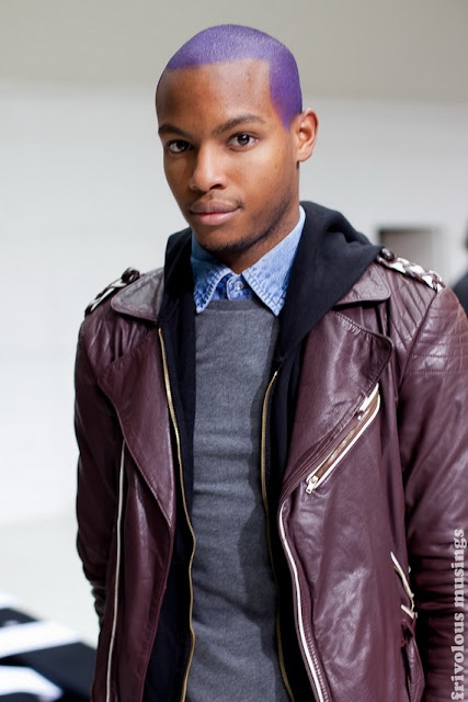 cabelo colorido masculino252872529