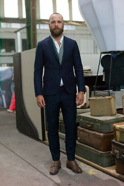 homens carecas com barba252832529