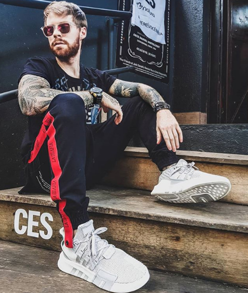 look masculino vermelho e preto2528272529