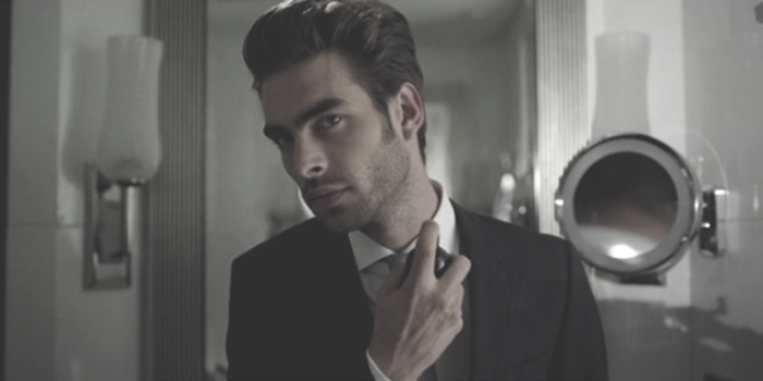 perfuming man 650x272 1