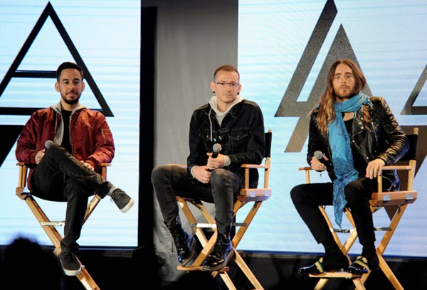chester bennington with boots
