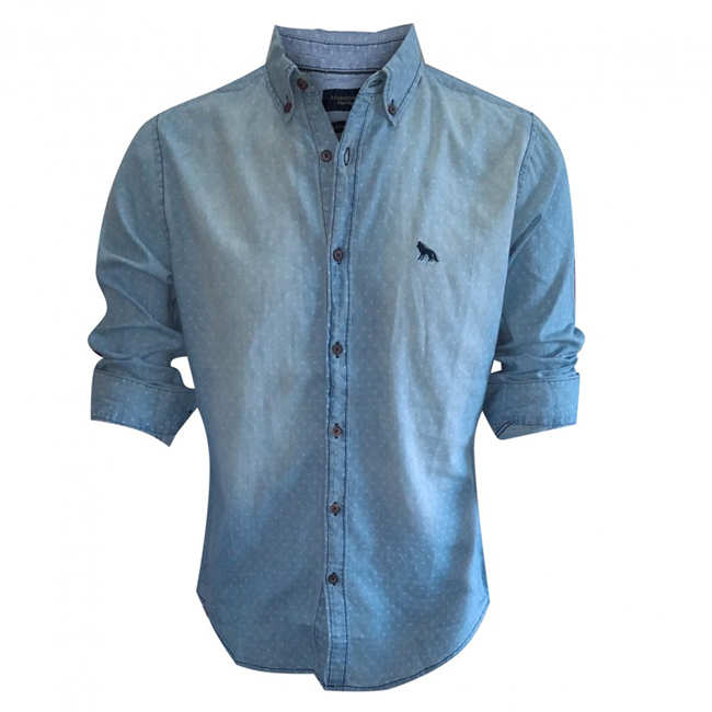 camisa masculina jeans acostamento frente