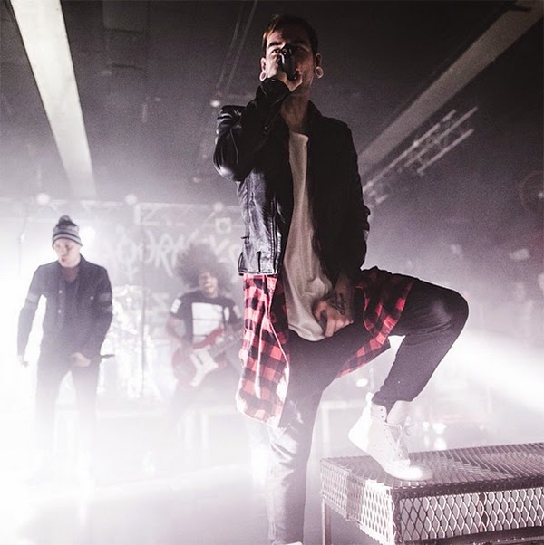 michael_bohn_issues_white_shoes michael bohn issues white shoes