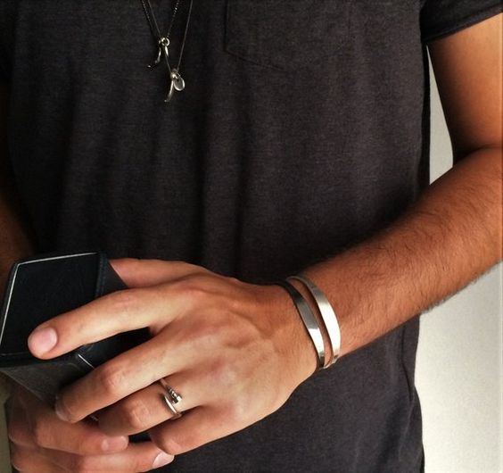 pulso-fino252822529 pulso fino252822529