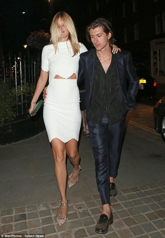 alex turner inspira25c325a725c325a3o visual masculino252832529