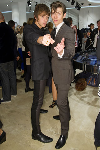 alex turner inspira25c325a725c325a3o visual masculino2528112529