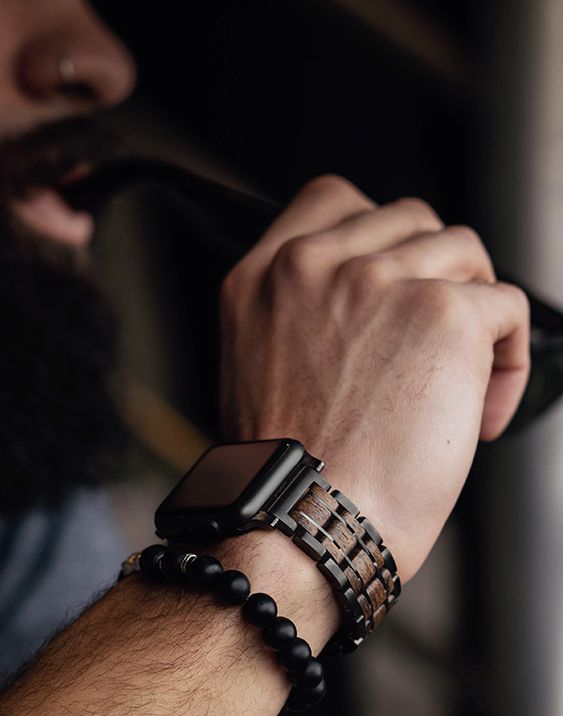 smartwatch20com20pulseira20de20madeira20 20diferente