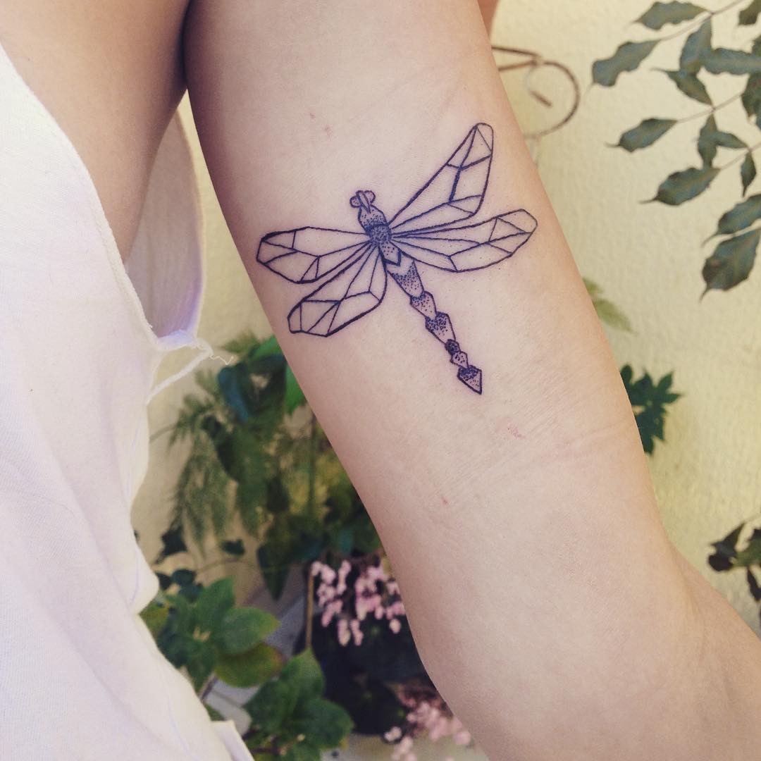 significado da tatuagem de libelula 5