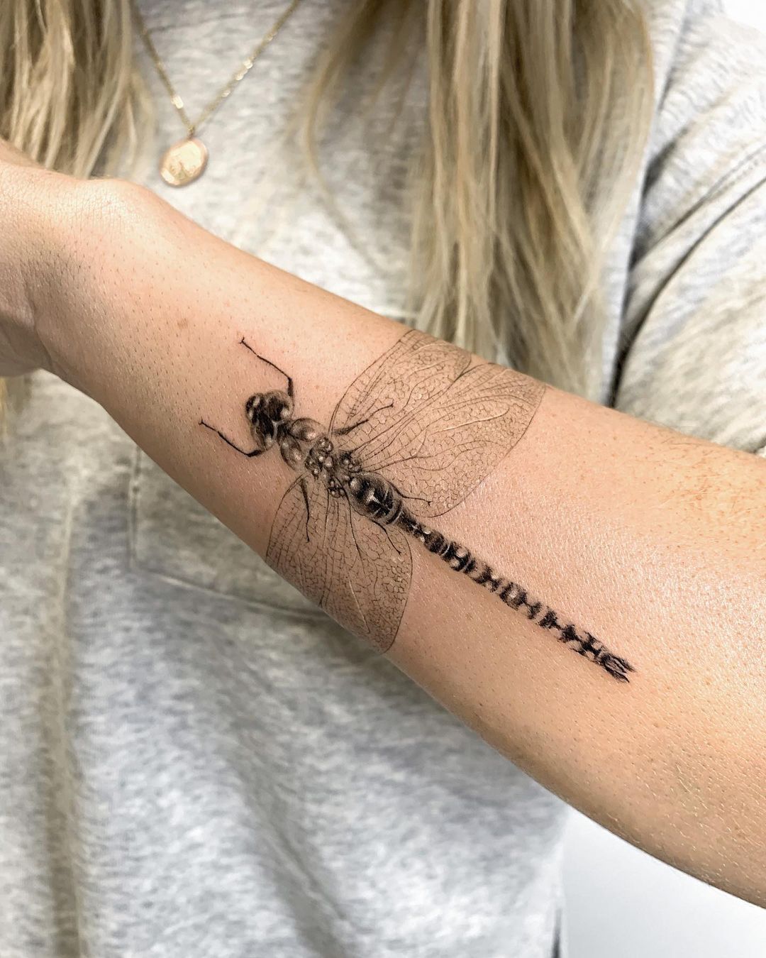 significado da tatuagem de libelula 17