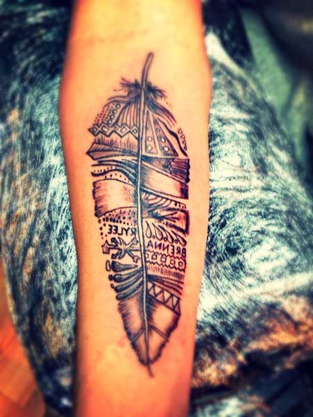 significado da tatuagem de pena 10