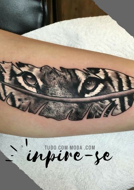 significado da tatuagem de pena 26