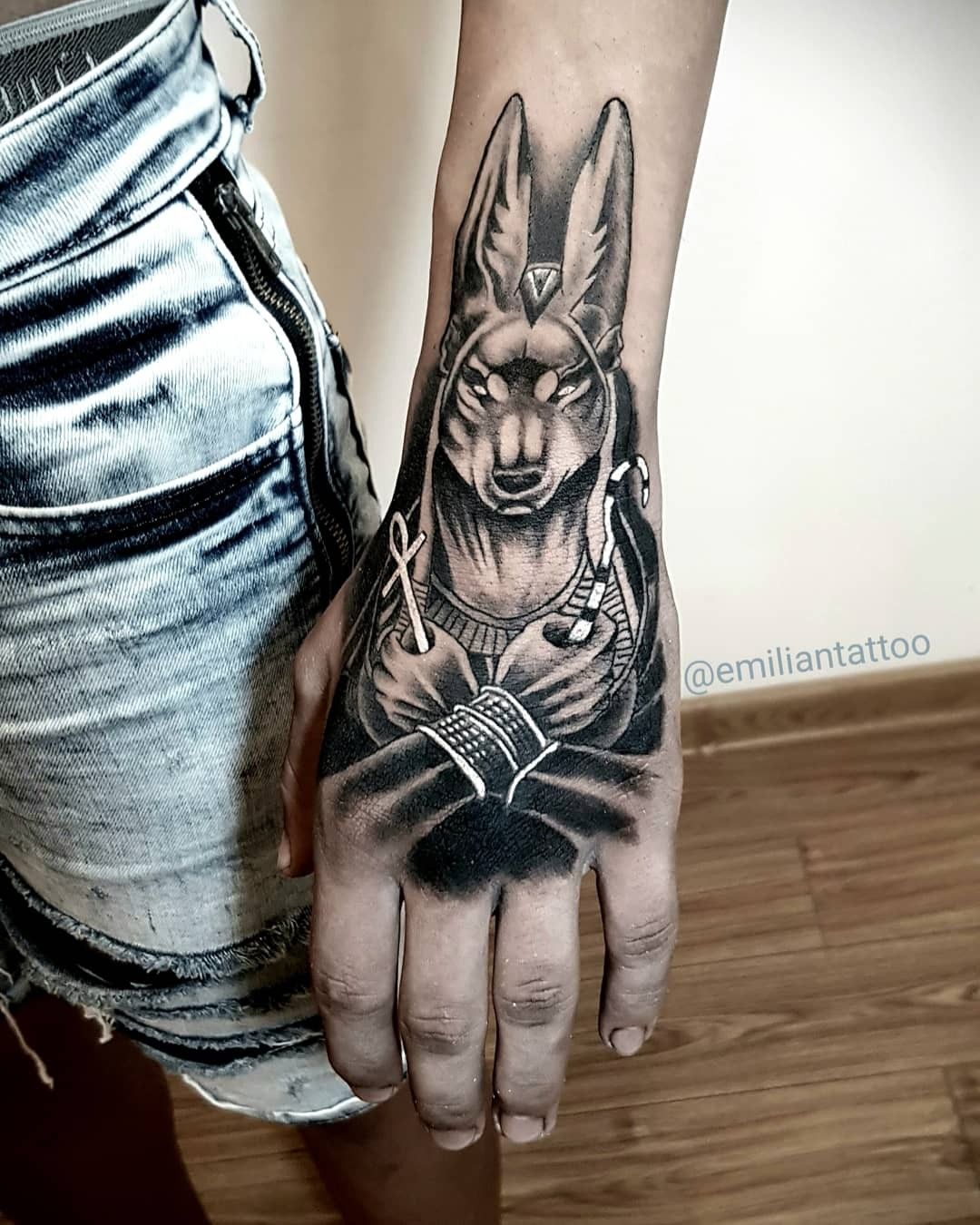 significado da tatuagem de anubis 11