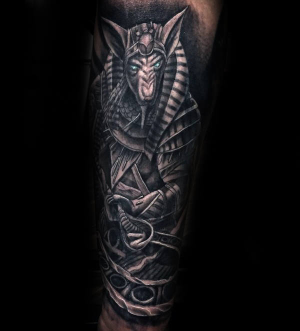 significado da tatuagem de anubis 13