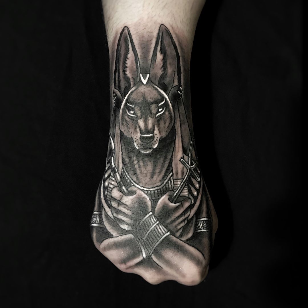 significado da tatuagem de anubis 17