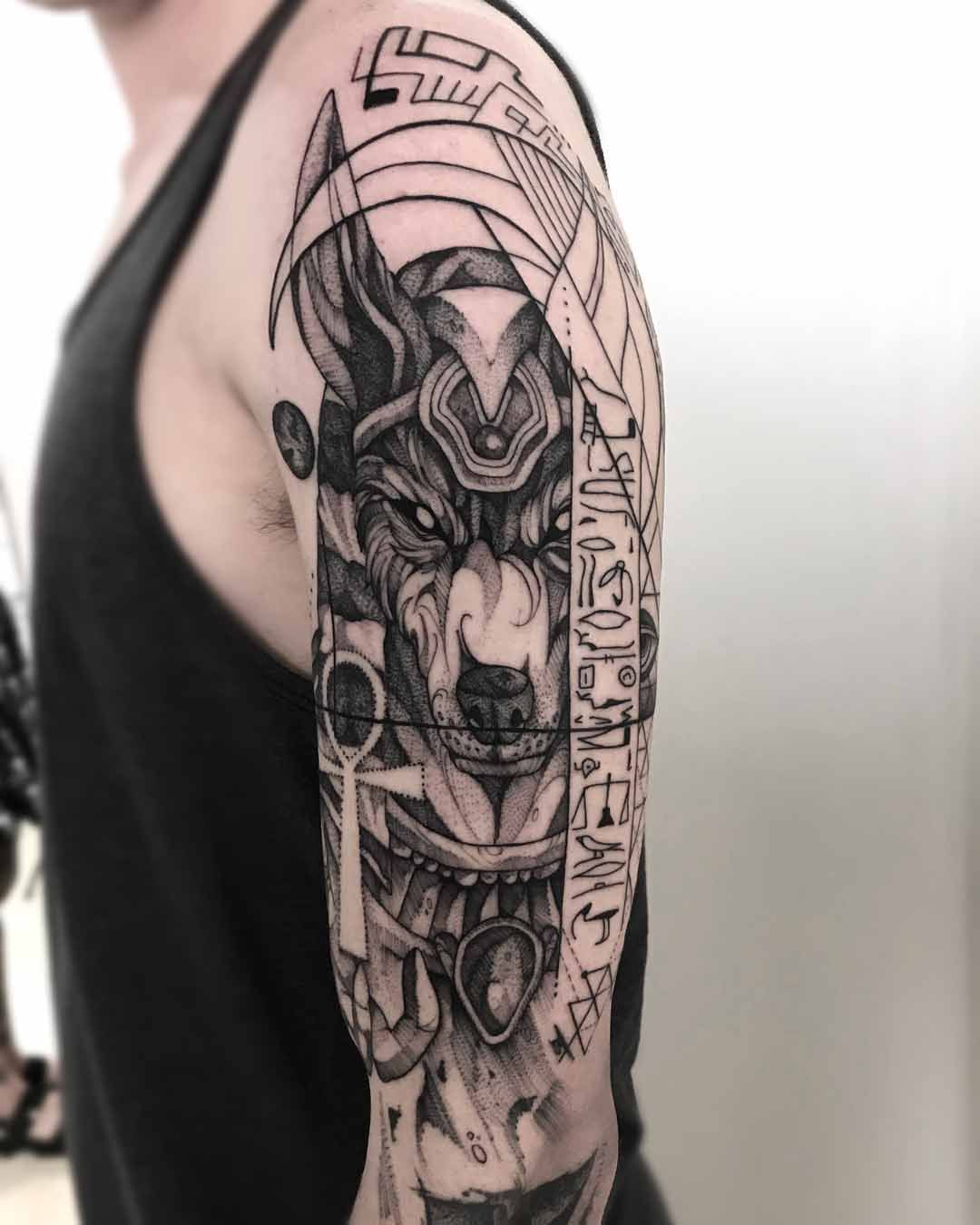 significado da tatuagem de anubis 19