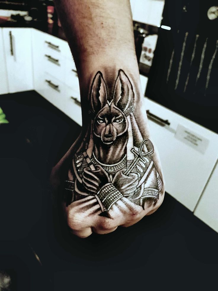 significado da tatuagem de anubis 30