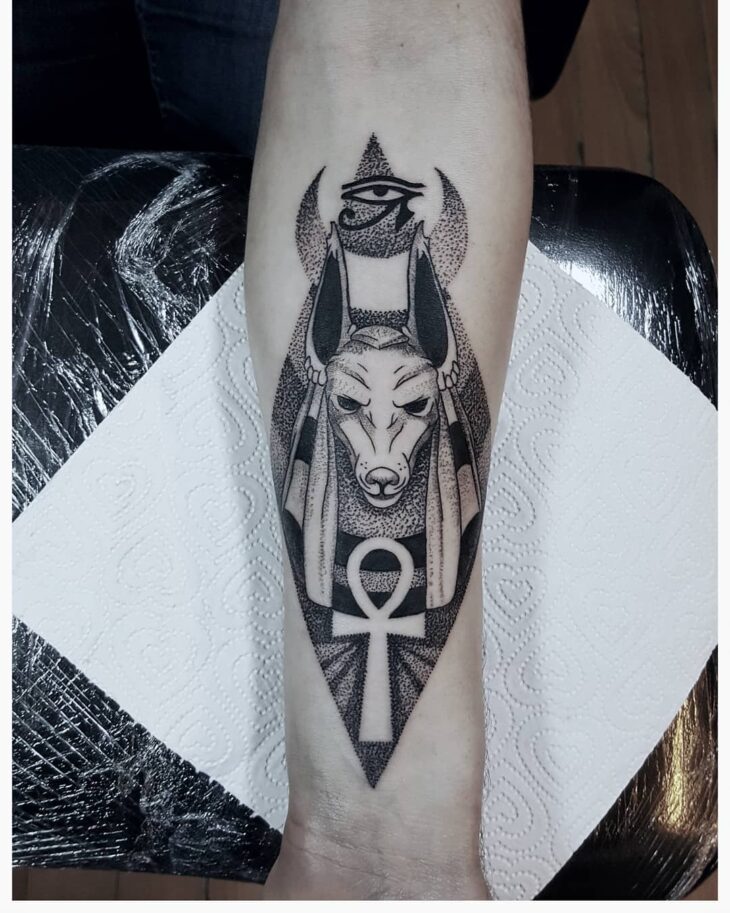 significado da tatuagem de anubis 32