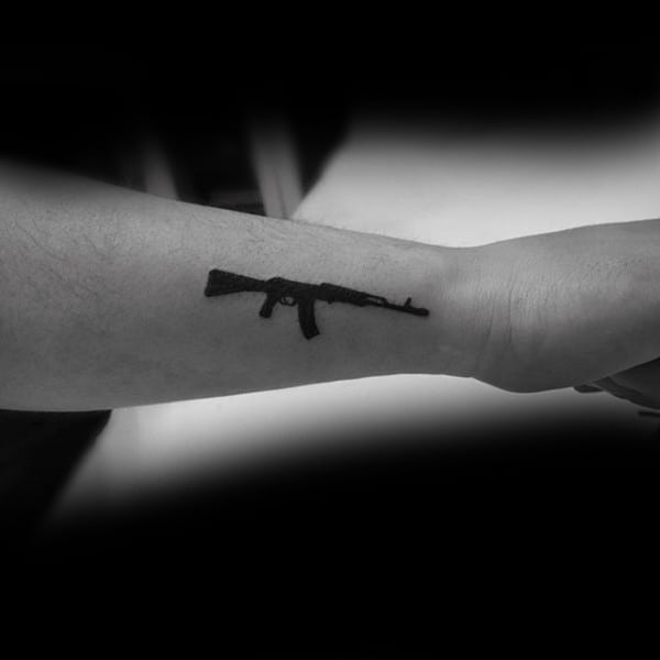 significado-da-tatuagem-ak-47-24 significado da tatuagem ak 47 24