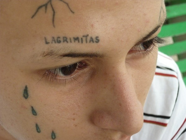 significado-da-tatuagem-de-lagrima-no-rosto-4 Significado da tatuagem de lágrima no rosto