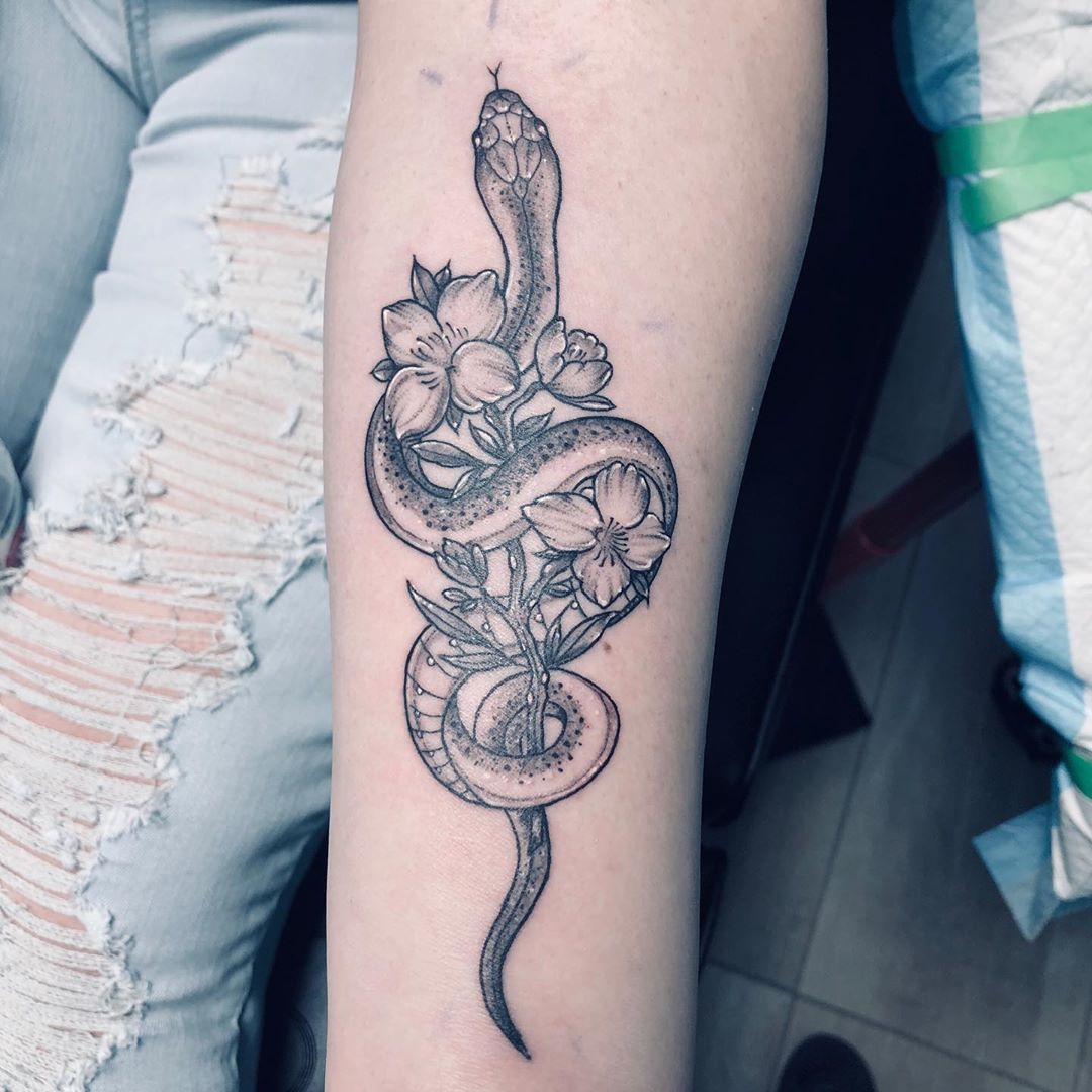 significado de tatuagem de cobra 6