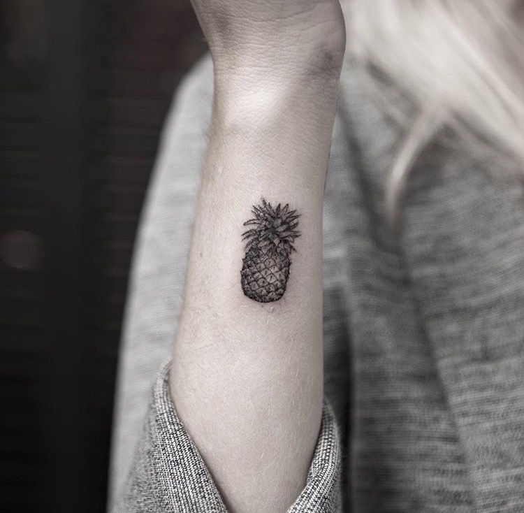 significados da tatuagem de abacaxi 25