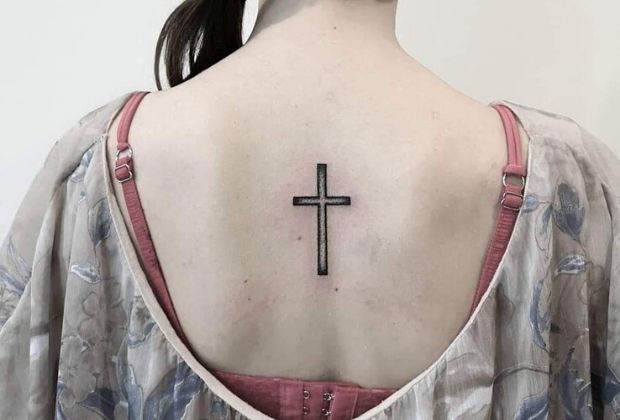 tatuagem-feminina-nas-costas-27-simbolos-com-imagens-para-voce-se-inspirar-3_xl Tatuagem Feminina Nas Costas 27 Simbolos Com Imagens Para Voce Se Inspirar