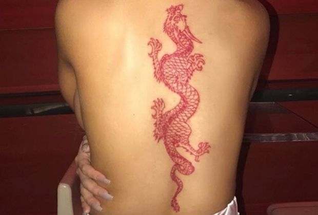 tatuagem-feminina-nas-costas-27-simbolos-com-imagens-para-voce-se-inspirar-18_xl Tatuagem Feminina Nas Costas 27 Simbolos Com Imagens Para Voce Se Inspirar