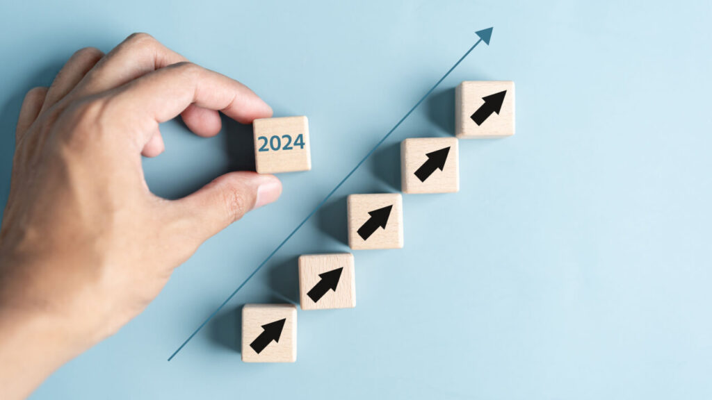 Blocos de madeira. Conceito de ambição, planejamento e estratégia em 2024.