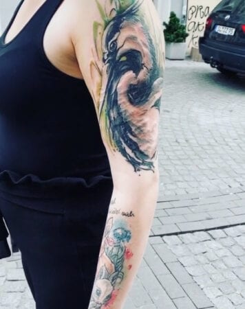 disfarcando cicatriz no braco com tattoo 356x450 1