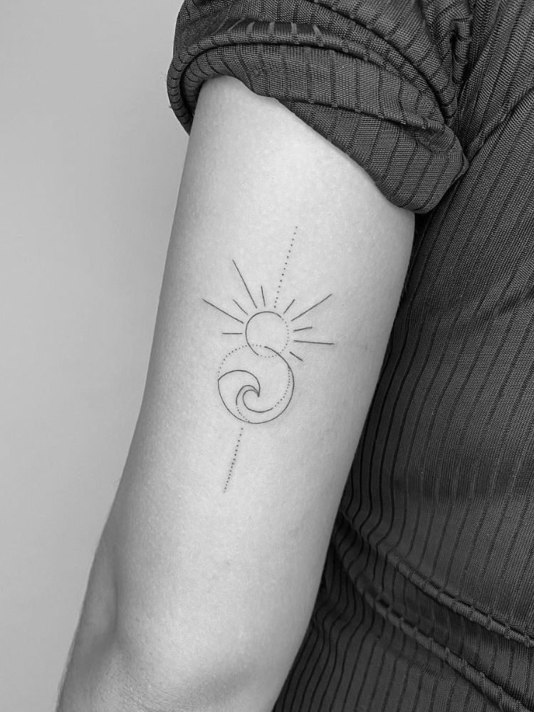 imagem-28 Foto de tatuagem do sol e onda do mar.